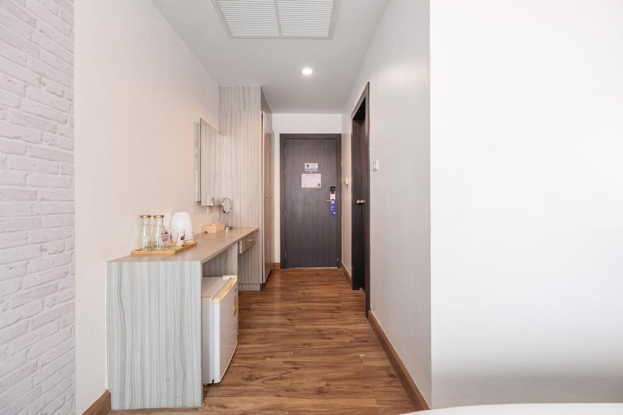Kokotel Pattaya North Beach Екстер'єр фото