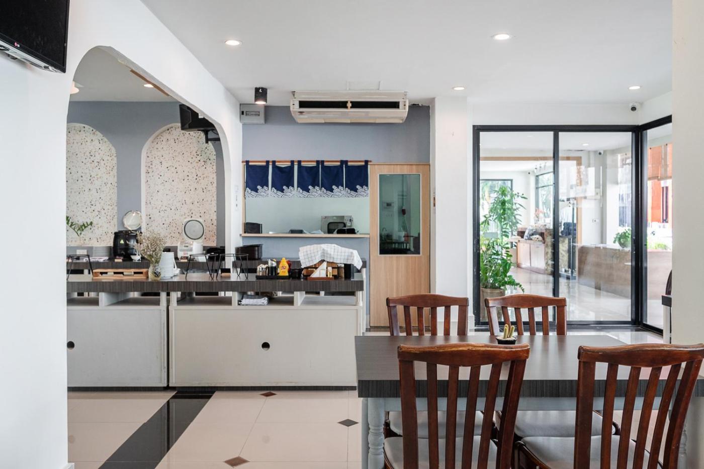 Kokotel Pattaya North Beach Екстер'єр фото